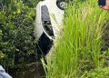 Braking news, Mobil Agia Terperosok di Jalur Hutan Lindung Marisa
